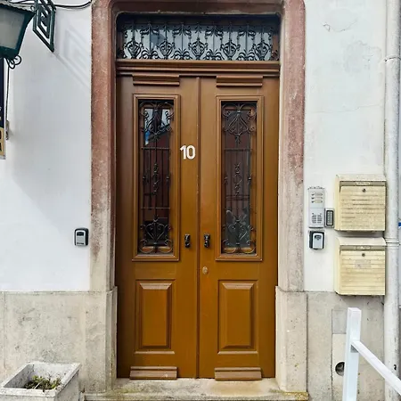 Διαμέρισμα De *