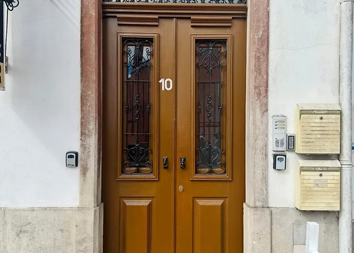 Διαμέρισμα De *